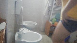 Morning pee and bidet