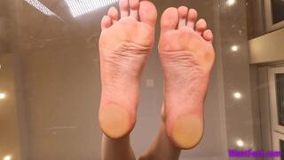 Tatiana Soles on Glass - 4K MP4