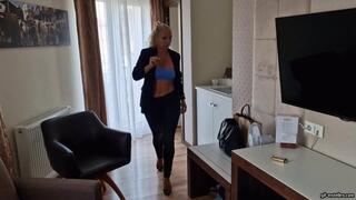 a guy comes to my room and smells my feet HD mp4 1920x1080