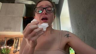 Emma is sick, sneezes a lot, snot and wears pigs shows - part 29