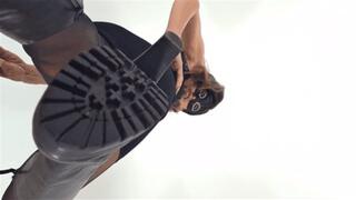 Trampling your face before going out - with you!