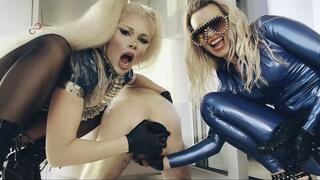 Double pegging and fisting with Goddess Slavena