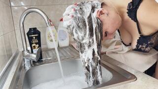 Washing your head and hair in the sink