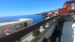 Blowjob on the terrace with some handfree cock sucking