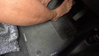 Barefoot press the pedals Honda