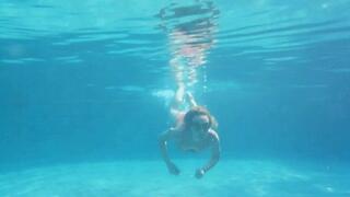 underwater swimming pussy fuck sloppy face fuck