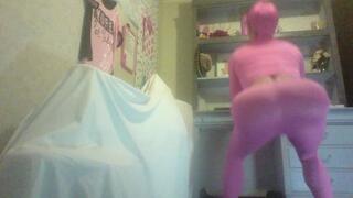 Girl with Biggest ASS in the world working out and lifting weights, in tight yoga pants from prison