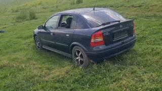 car bouncing latex handjob