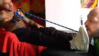 Hot barefoot Bear Andrew