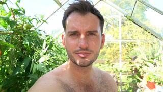 APOLLO: Tiny Peter Rabbit in Apollo's Garden - Macrophilia