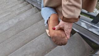 walk with just one shoe_my shoe is very stuck HD wmv 1920x1080