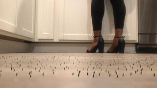 Black Heels Crush (GiantessGoddessA)
