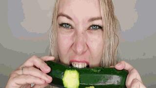 Wild vampire bite WMV
