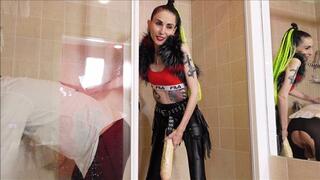 "Red Manga Room" - Pegging in The Tub (Italian Language)