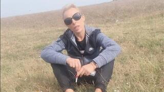 outdoor feet fetish sun glasses smoking