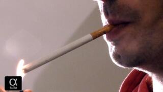 Smoking FINE 120s menthol IYF closeup