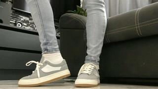 While I rest and wiggle my toes, you can smell my socks MP4 HD 720p