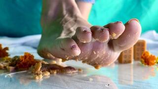 The giantess destroyed the city in front of a tiny resident