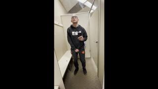 Desperate Horny Peeing on the Fitting Room Carpet