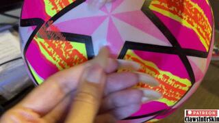 Thumb nail against 2 balls