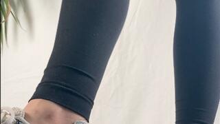 A Shoejob in New Balance 530 Sneakers - Well worn Sneakers crushing the cum out of my slaves cock - 4k Quality - multiedit