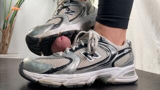 A Shoejob in New Balance 530 Sneakers - Well worn Sneakers crushing the cum out of my slaves cock - HD Quality - multiedit