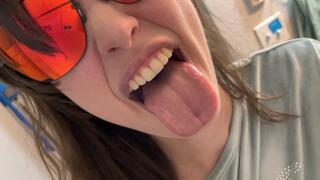 Giantess Stomping and Vore