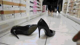 Shoe Hunter 36 MP4 (1920x1080) FHD