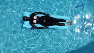 Latex vacation in the pool