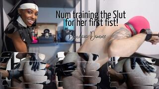 Nun training the slut for her first fist (EN-4k)