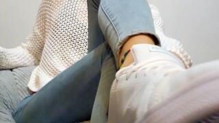 White socks Barefoot clip