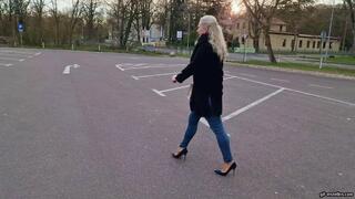 Shoe theft in the parking lot HD mp4 1920x1080