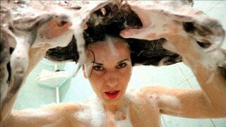 Sexy seductive manner washing hair MP4