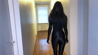 Steffi in Deep Brown Sack