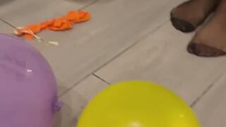 Balloon Stomping Pop