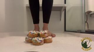 Myss Klassie Mini Donut Shower Crushing