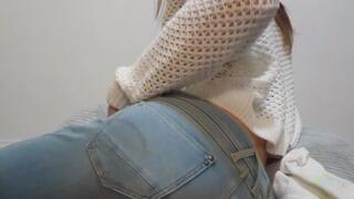 ShowMyAss - Skinny Jeans & Thong