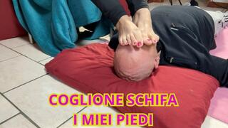 COGLIONE SCHIFA I MIEI PIEDI