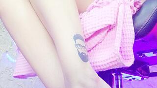 Are you ready to worship my sexy feet? Starting off in sky-high stilettos and then completely bare My toes are just waiting to be sucked and licked The arches of my feet are high and irresistible longing for your touch as you run your hands up my smooth l