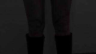 Knee Flexing - Kobe Lee Give Knee Worship to My Thigh Gap and Knee Caps In a Sexy Knee Tease With Muscle Control