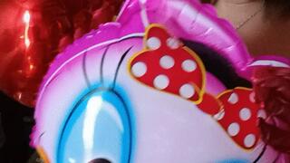 mastrubate on ploat and poping helliym baloons