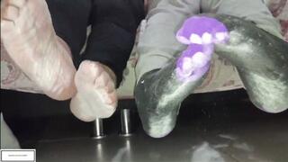 Mila1_Fox and Mom Powder covered itchy feet