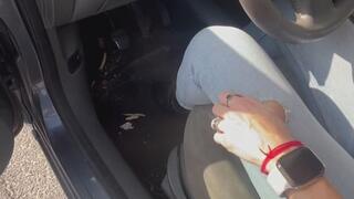 The girl has a car that doesn't start and insults her by touching her sexy jeans, the car is barely broken