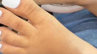 Peachy slatt giving me those toes in the park amazing footjob