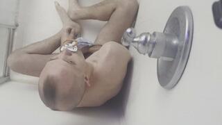 Diaper Mickel: shower time