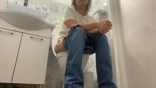 Toilet sitting episode 2 pissing with face expresions'