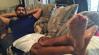 Malefootflava Footmodel "Ralka" and his sexy manly soles as he begins his footteases