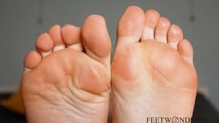 Resting Giantess Takes Off Her Stinky Socks And Shoes, 4k
