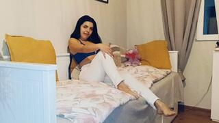 Legs play and Farts in white Jeans