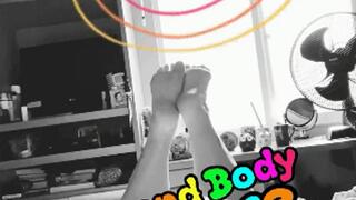 Juliette_RJ The Pose Feet Teasing You - FOOT FETISH - THE POSE - BBW ASS - WRINKLED SOLES - THICK THIGHS